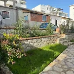 Ajlina Εξαμίλιο