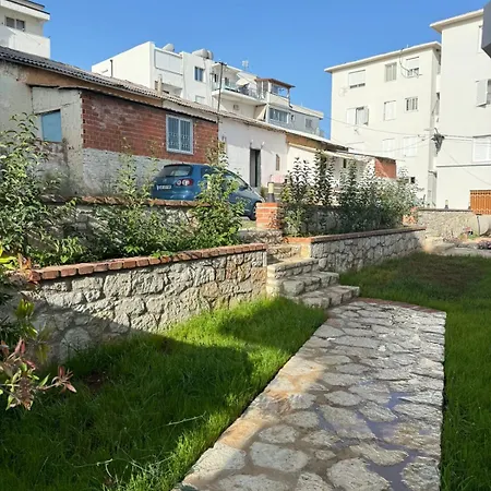 Ajlina Apartment *