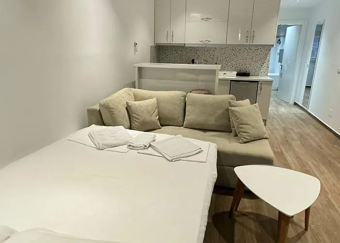 Ajlina Apartment Ksamil